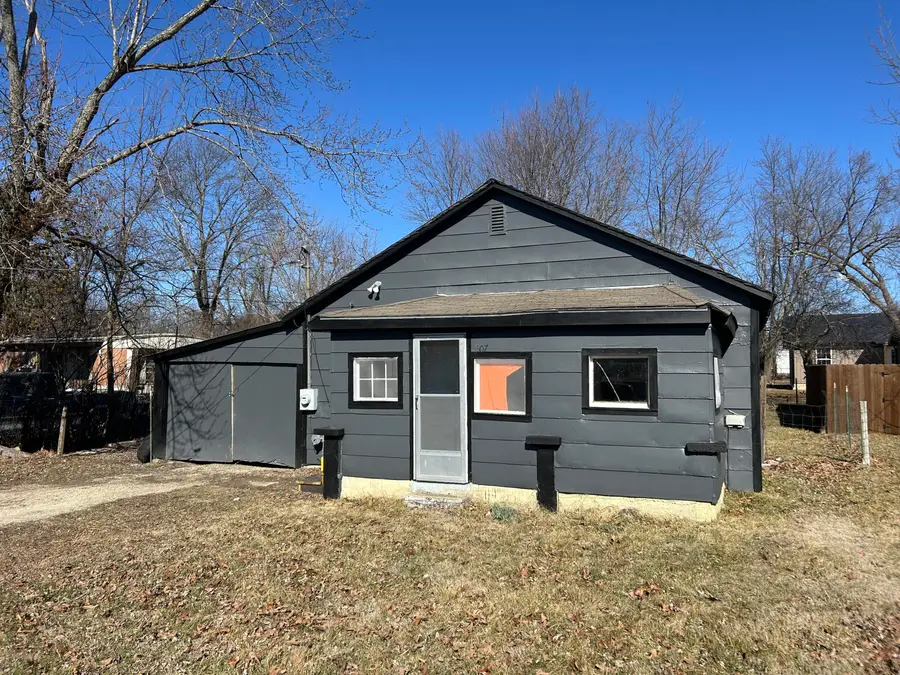 507 W Puryear Avenue, Seymour, MO 65746 - #3