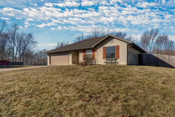 605 N West Avenue, Republic, MO 65738