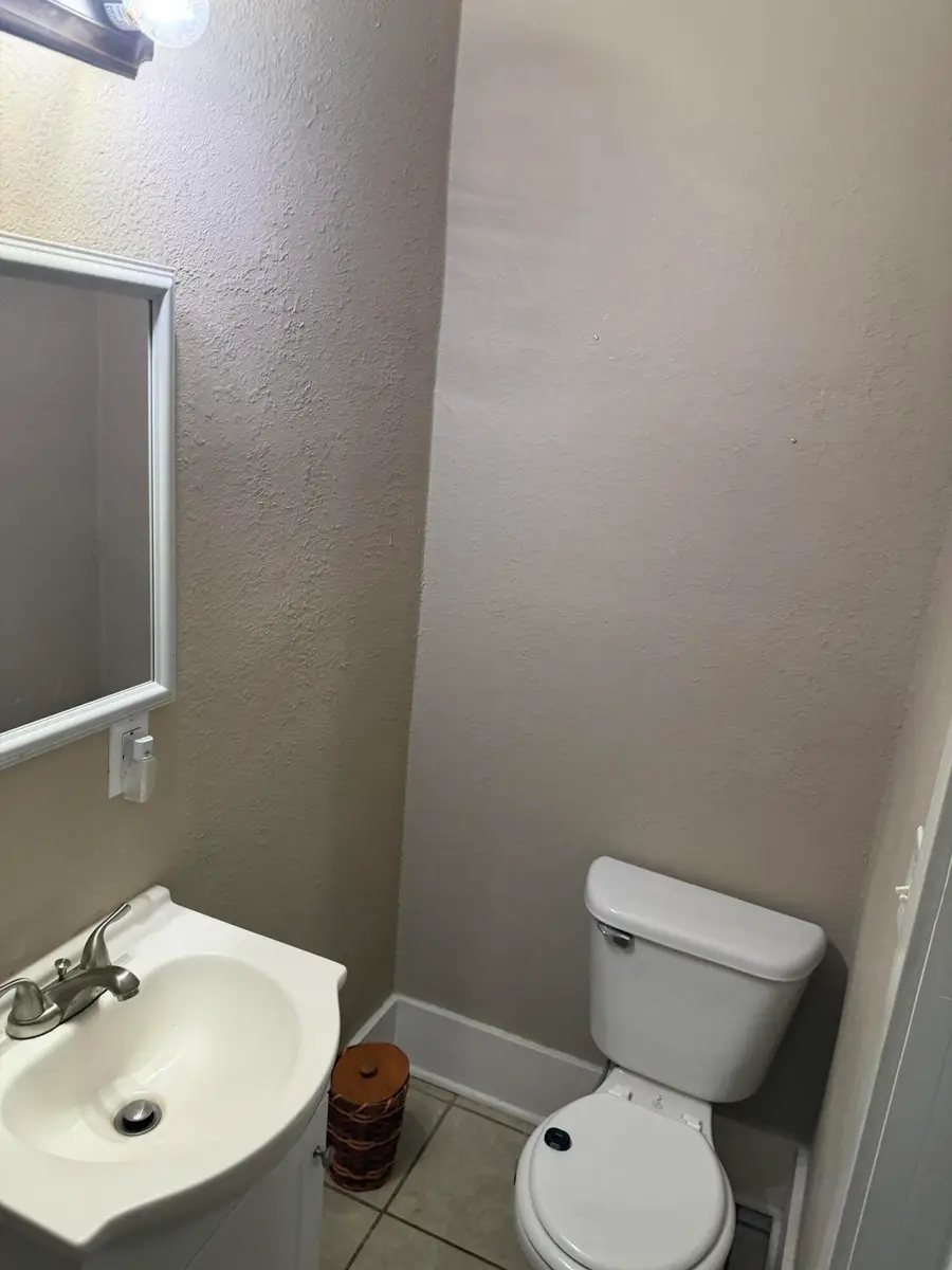 324 Saint Johns Street, Neosho, MO 64850 - Image #3