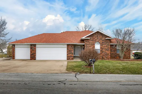 204 S 38th Street, Nixa, MO 65714