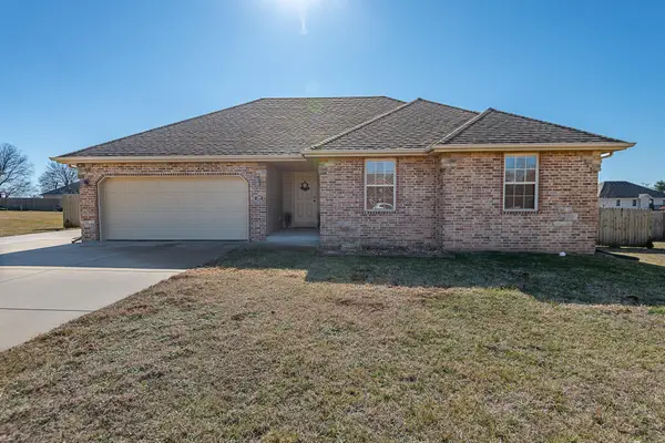 204 Eagle Lane, Willard, MO 65781