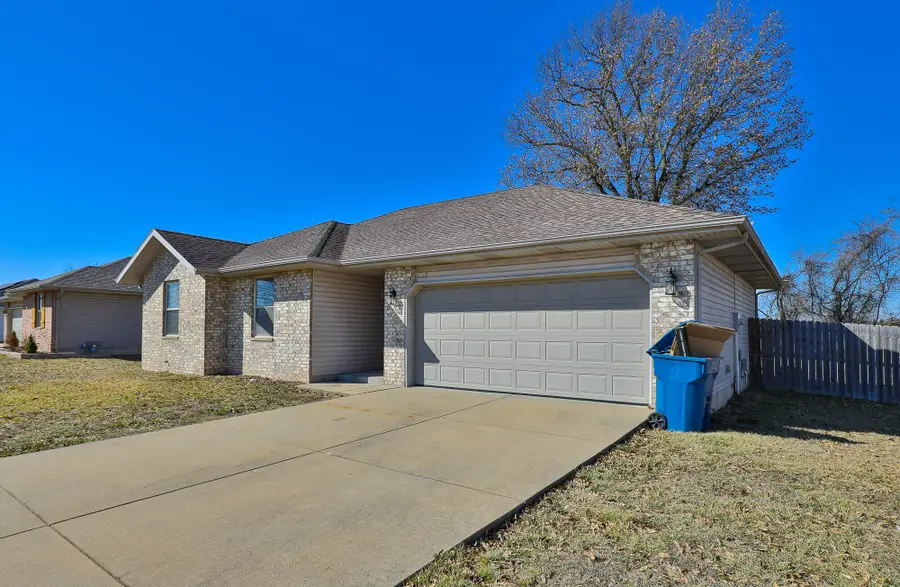 795 S Natalie Avenue, Springfield, MO 65802 - #2