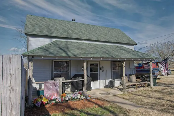 307 E Logan Street, Jerico Springs, MO 64756