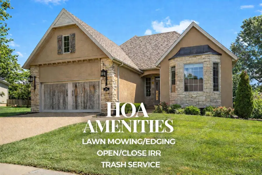 966 S Carriage Avenue, Springfield, MO 65809 - #3