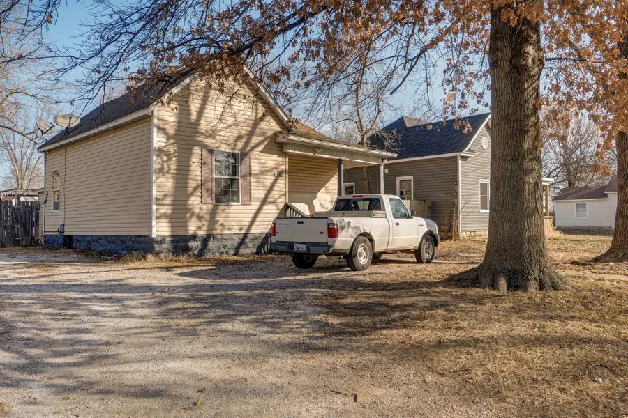 1105 W Division Street, Springfield, MO 65803 - #2