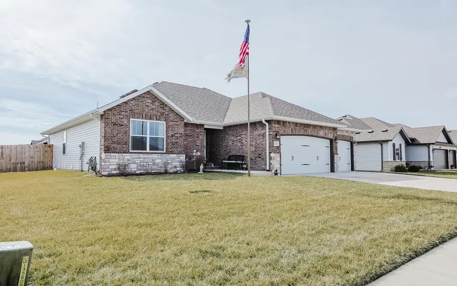 2822 E Bradford Street, Republic, MO 65738 - #2