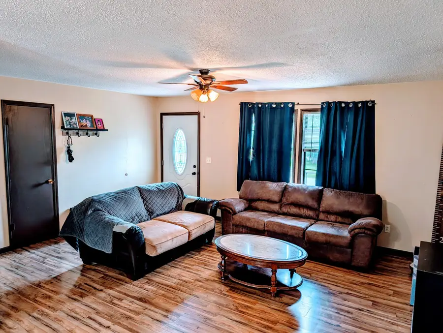 403 S Shiloh Avenue, Conway, MO 65632 - #2