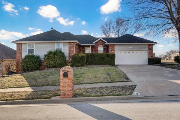 3021 S Palisades Drive, Springfield, MO 65807