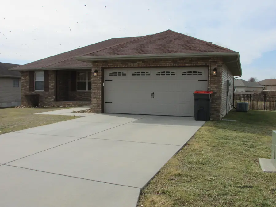 111 Ashton Avenue, Clever, MO 65631 - #3