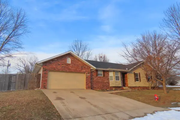 1257 W Bridgewood Place, Nixa, MO 65714