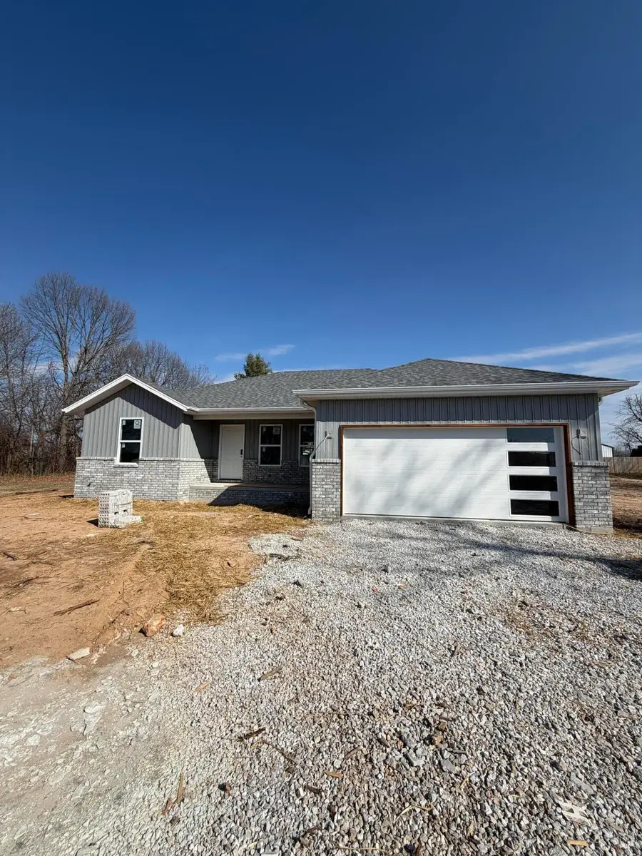 104 N Youngblood Avenue, Marionville, MO 65705 - #2