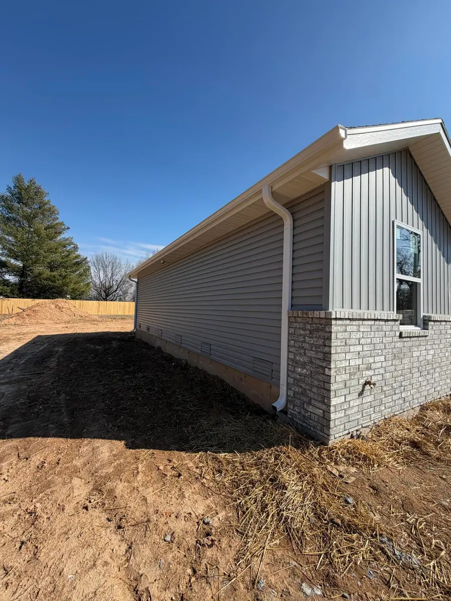 104 N Youngblood Avenue, Marionville, MO 65705 - #3