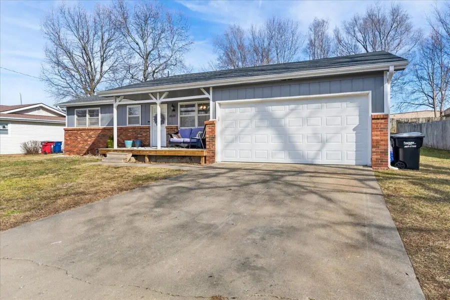 2628 N Clayton Avenue, Springfield, MO 65803 - #2