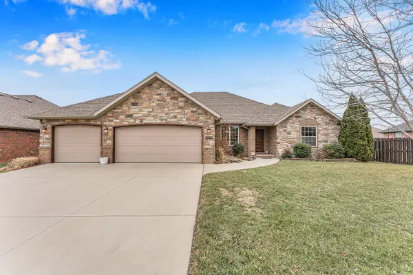 1058 S Henry Avenue, Republic, MO 65738