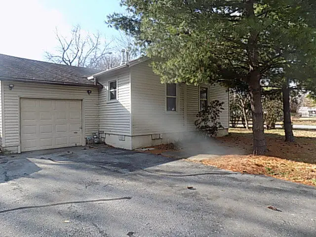 1232 N Farmer Avenue, Springfield, MO 65802 - #2