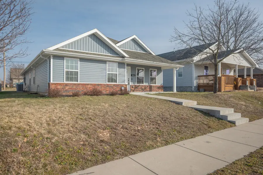 2205 Virginia Avenue, Joplin, MO 64804 - #2