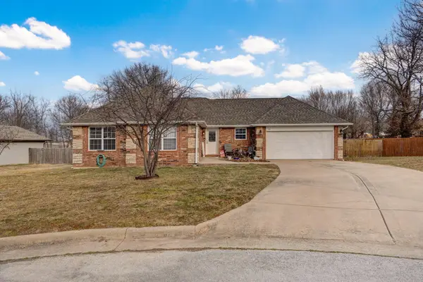 411 W Westgate Drive, Clever, MO 65631