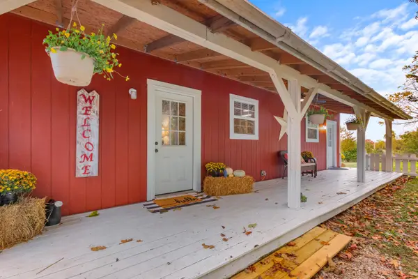 499 Black Coyote Trail, Galena, MO 65656