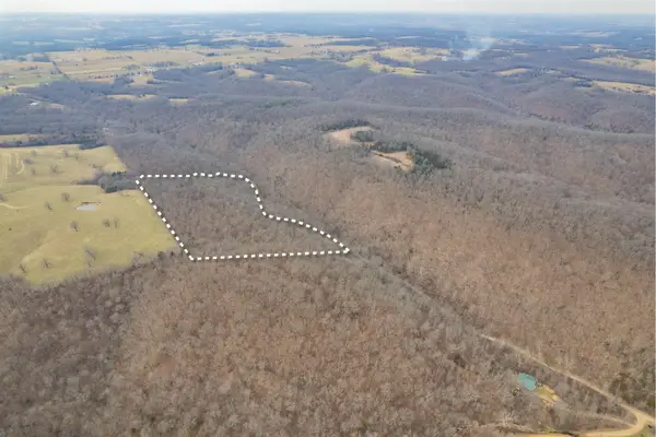 000 Farm Road 2155, Cassville, MO 65625