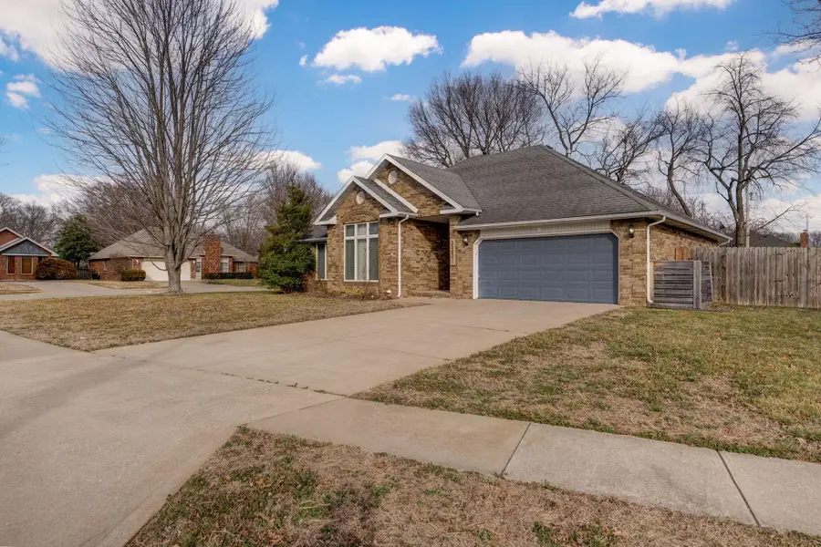 3342 S Alden Avenue, Springfield, MO 65804 - #3