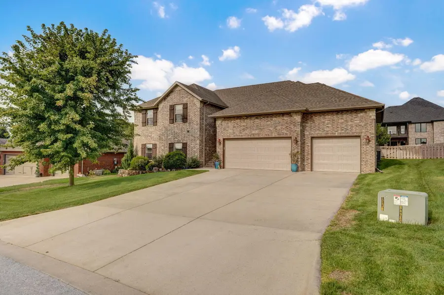1581 N Oakfair Place, Springfield, MO 65802 - #2