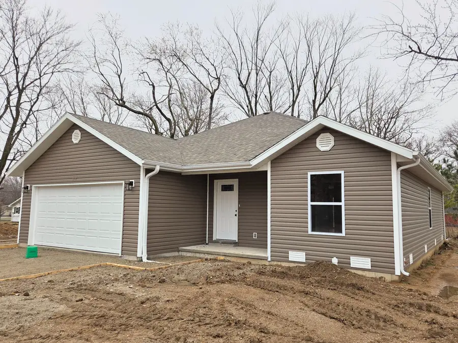 112 N Vine Street, Marshfield, MO 65706 - #3