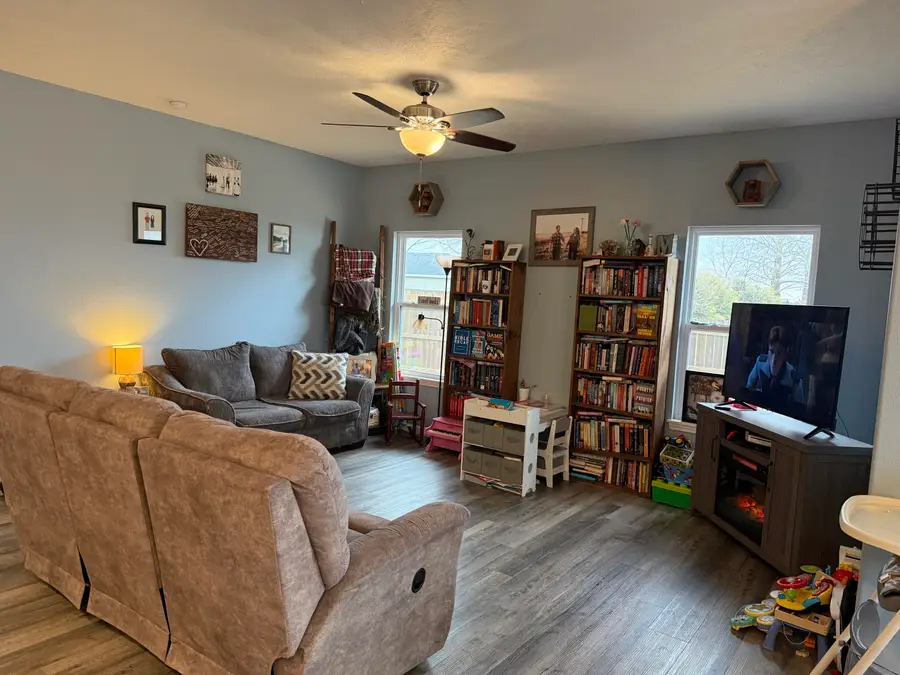 960 W Maurice Street, Bolivar, MO 65613 - #3