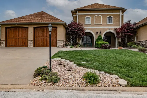 182 Fieldstone Drive, Hollister, MO 65672