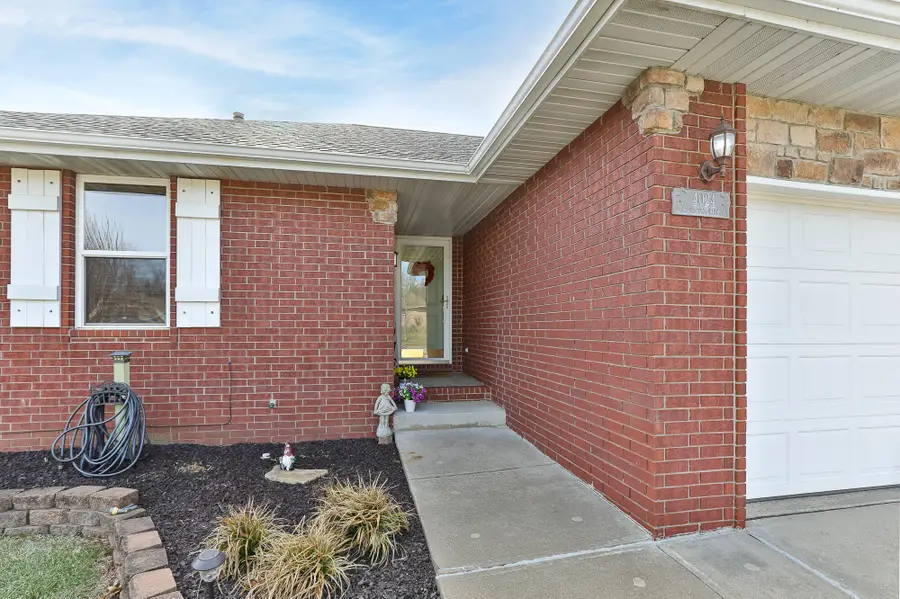 4024 W Falcon Drive, Battlefield, MO 65619 - #2
