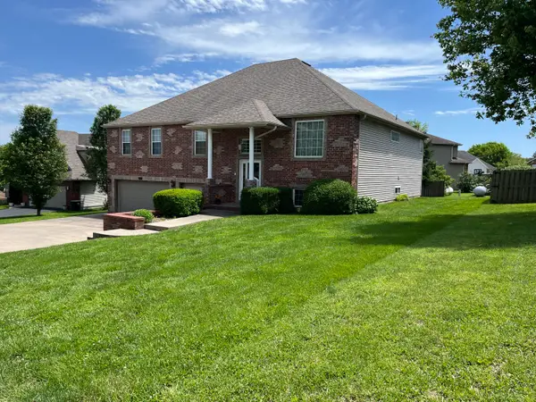 1518 W Stagecoach Court, Nixa, MO 65714