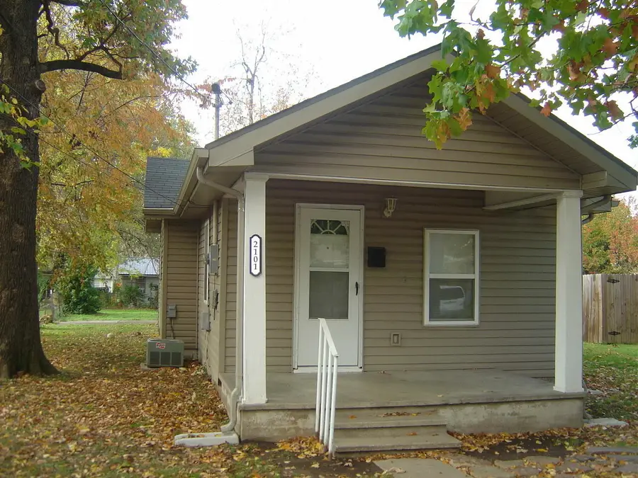 2101 N Grace Avenue, Springfield, MO 65803 - #2