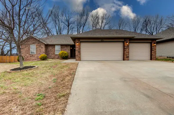 5669 W Sunflower Drive, Springfield, MO 65802