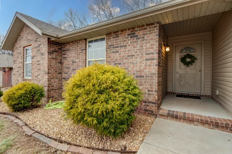 5669 W Sunflower Drive, Springfield, MO 65802 - #3