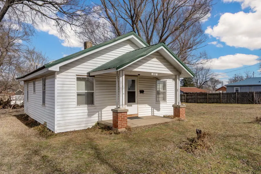 1019 W Jackson Street, Bolivar, MO 65613 - #2