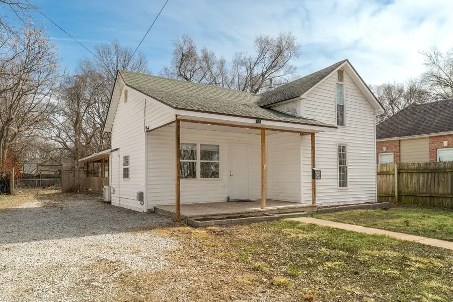 728 S Douglas Avenue, Springfield, MO 65806 - #2
