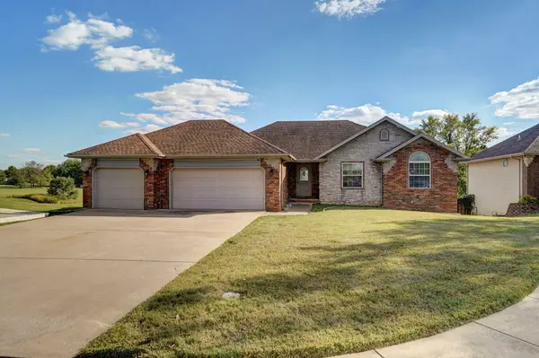 3582 N Thistlewood Court, Springfield, MO 65803