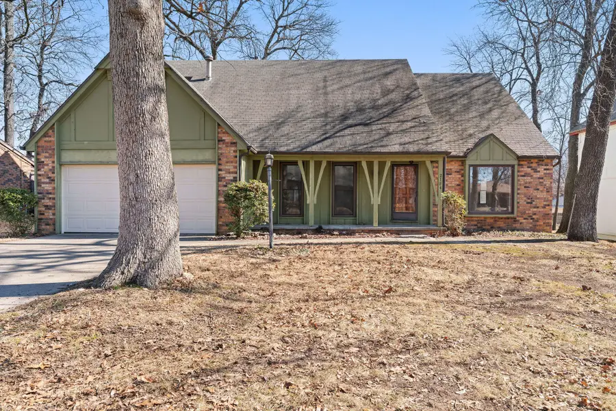 2104 S Hillcrest Avenue, Springfield, MO 65807 - #3