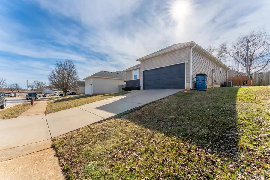 416 W White Ash Road, Nixa, MO 65714 - #3