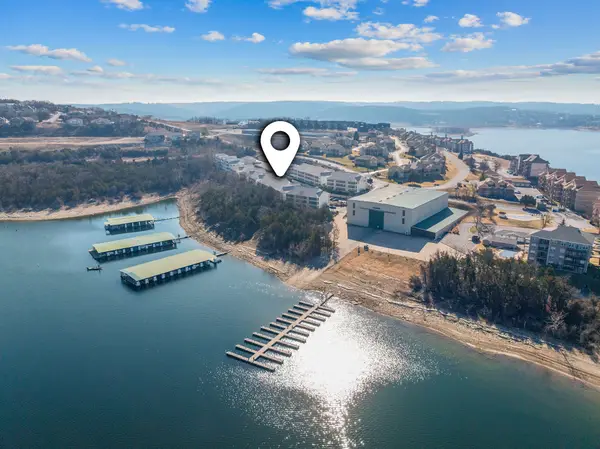 225 Lower Emerald Bay Circle #B-16, Hollister, MO 65672