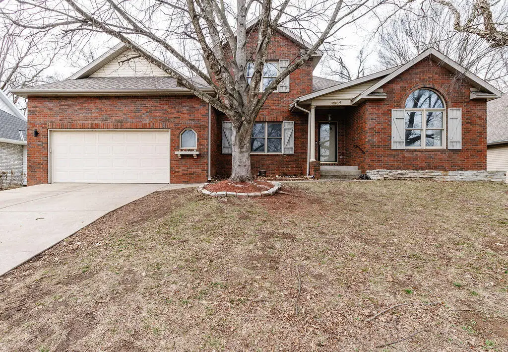 4907 S Buckingham Lane, Springfield, MO 65810 - #1