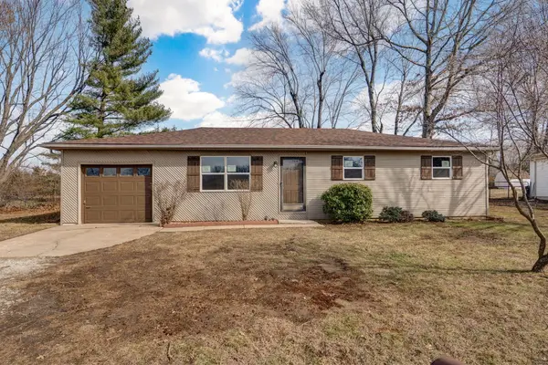 318 S Meadowlark Street, Fair Grove, MO 65648