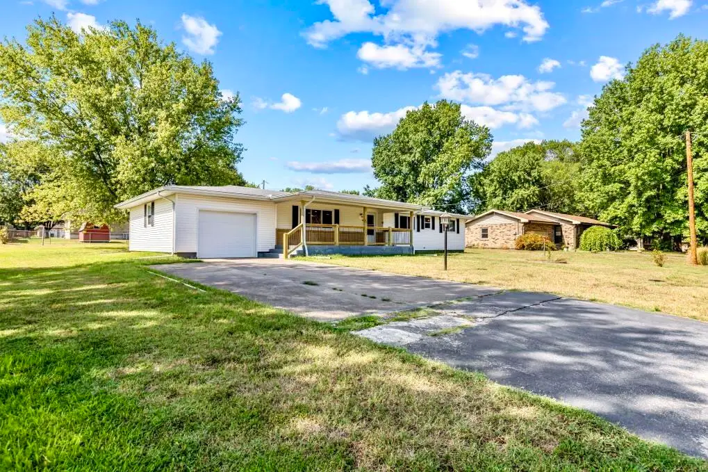 1006 Sunset Street, Aurora, MO 65605 - #1