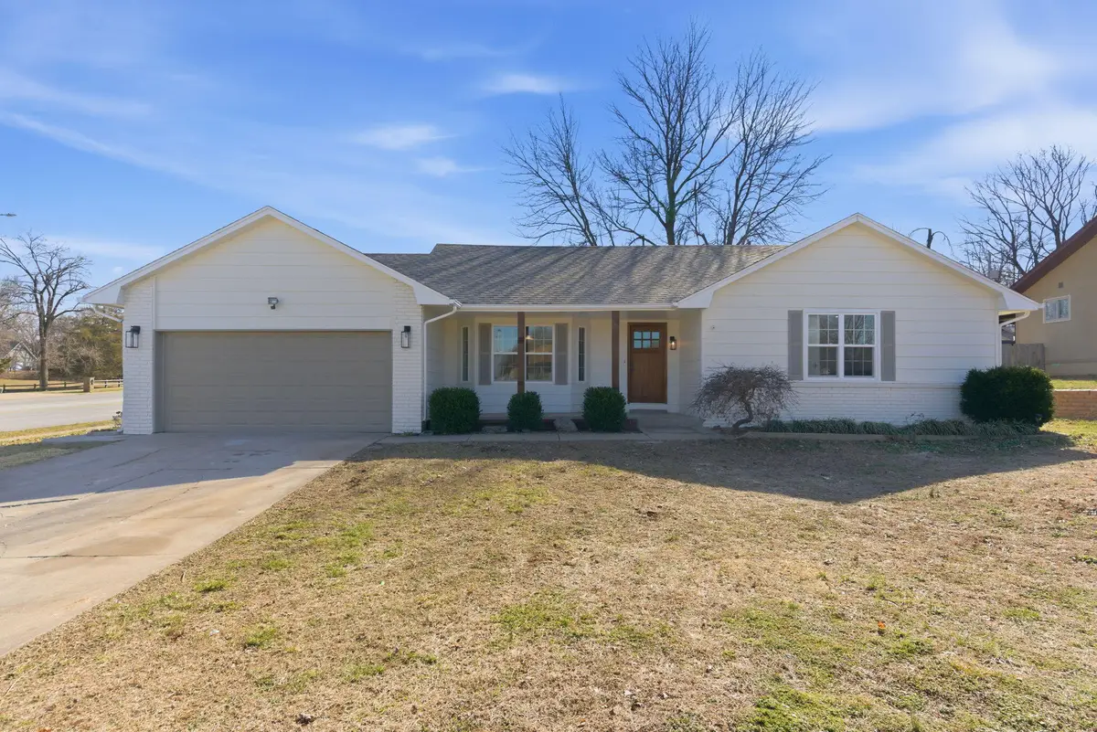 1160 E Highpoint Street, Springfield, MO 65810 - #1