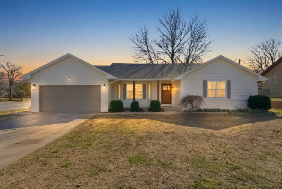 1160 E Highpoint Street, Springfield, MO 65810 - #2