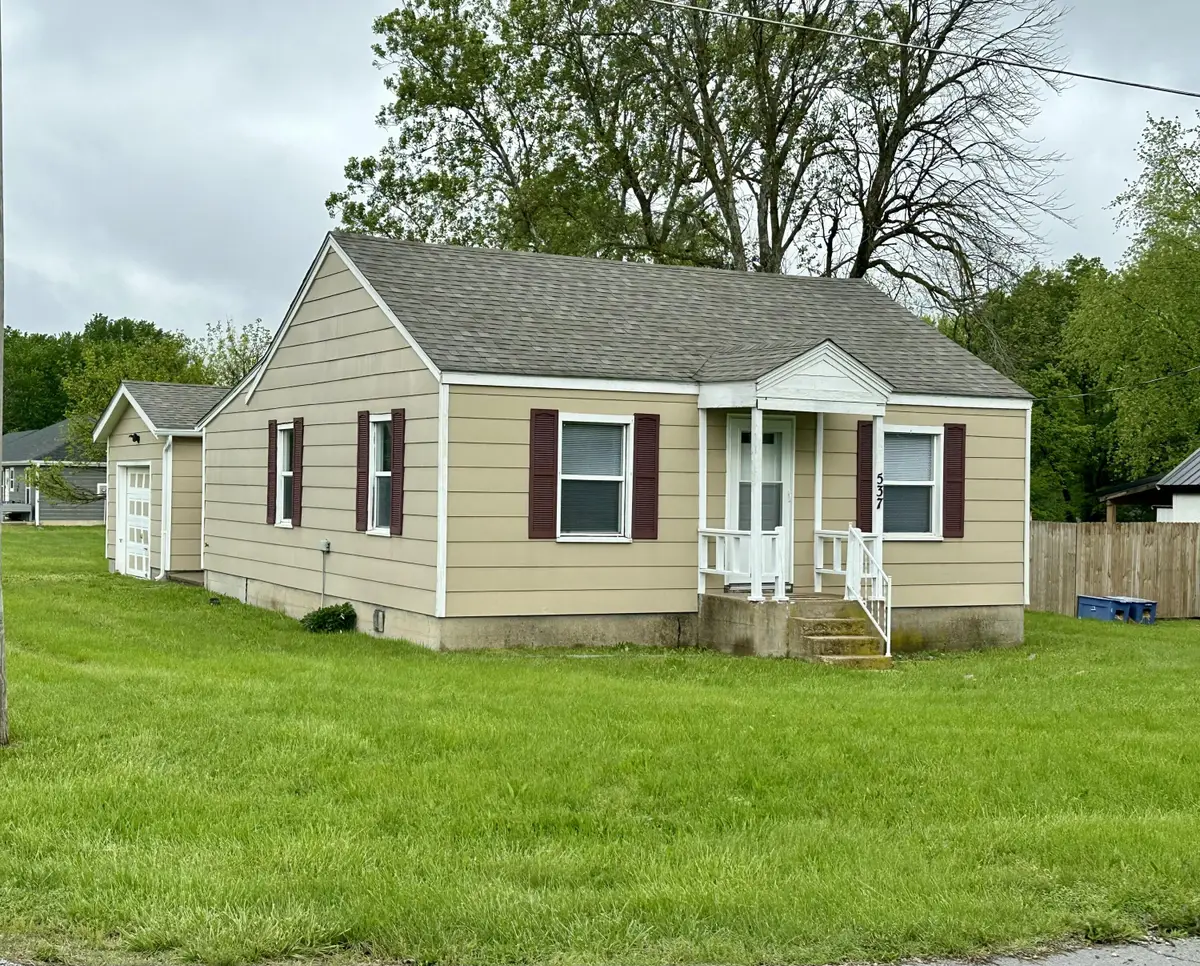 537 S Walnut Street, Marshfield, MO 65706 - #1