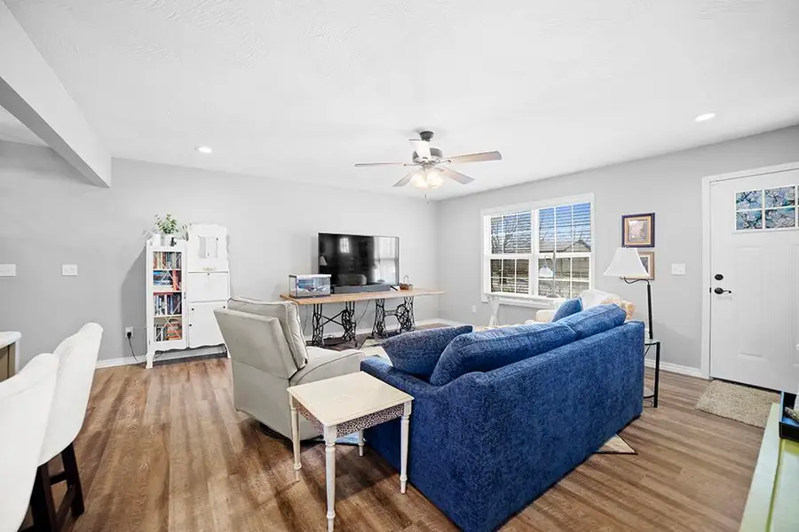 922 Shafer Street, Mount Vernon, MO 65712 - #2