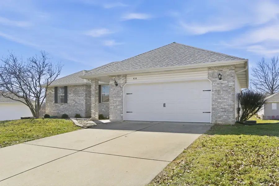 414 W Chestnut Road, Nixa, MO 65714 - #2