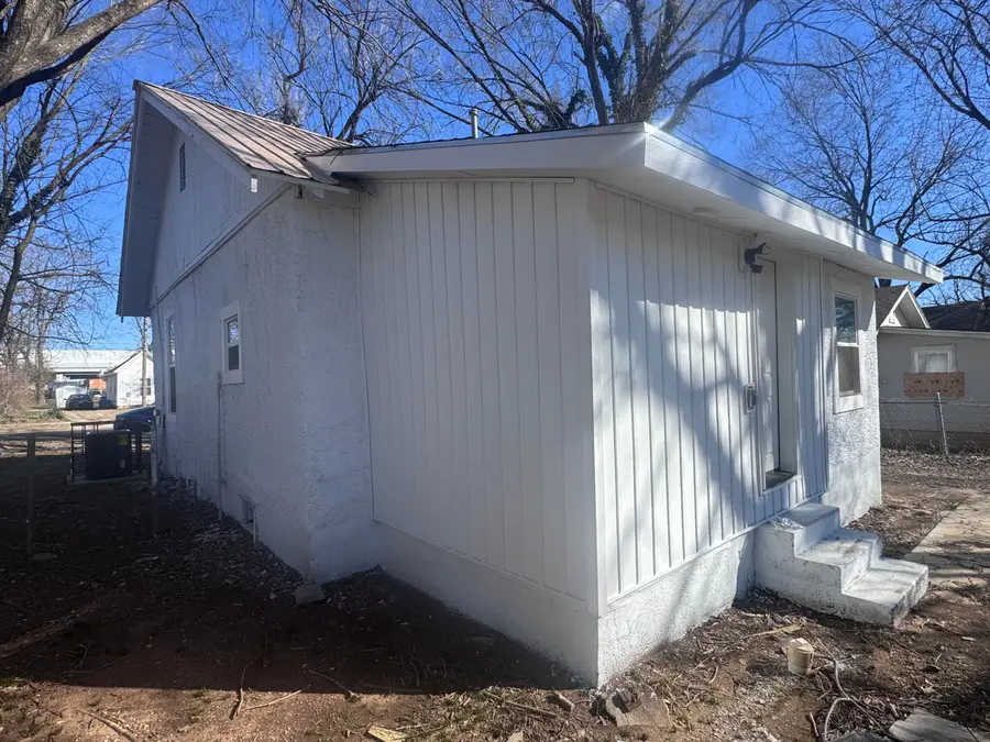 1740 W Olive Street, Springfield, MO 65802 - #3