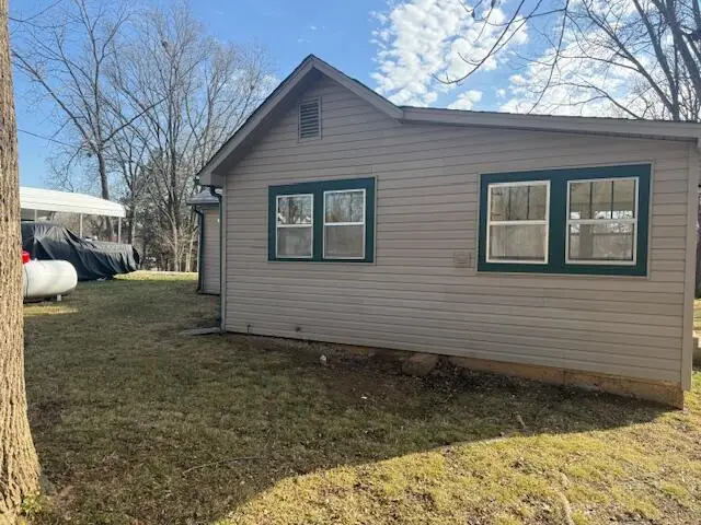 223 N Utah Avenue, West Plains, MO 65775 - #3