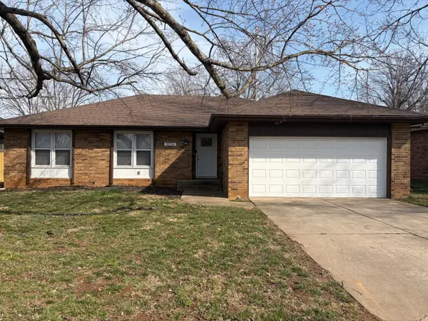 3226 S Benton Avenue, Springfield, MO 65807